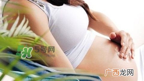 孕晚期肚子硬硬的是怎么回事？孕晚期肚子发紧发硬