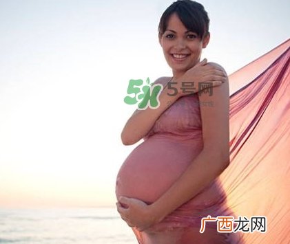 孕晚期宫缩频繁是不是快生了？孕晚期宫缩是什么症状？