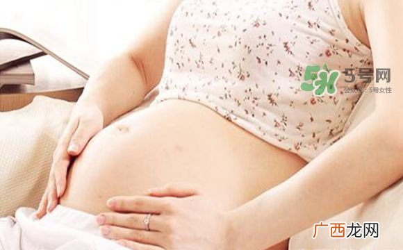 音乐胎教是妈妈听还是放在肚子上？胎教音乐有哪些？
