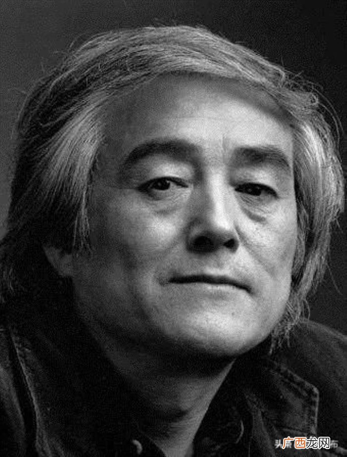 芒克的诗歌，月亮独自在荒野上飘--芒克诗歌选读
