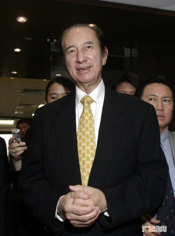 何超莲旧照，何超莲晒旧照怀念何鸿燊罕见三太四太年轻时合照