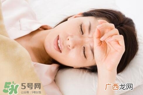 孕妇打喷嚏会吓着宝宝吗？孕妇打喷嚏对胎儿有影响吗？