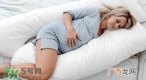 孕妇洗头可以用护发素吗？孕妇洗头要不要用护发素？