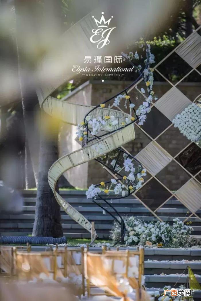 杨子姗婚礼，看了杨子姗这场婚礼答谢宴你就明白