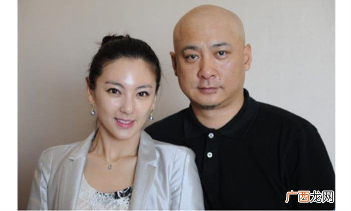 张雨绮男友，张雨绮与小8岁男友李柄熹街头牵手