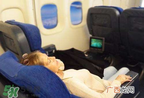 孕妇可以坐飞机吗？孕妇坐飞机对胎儿有影响吗？