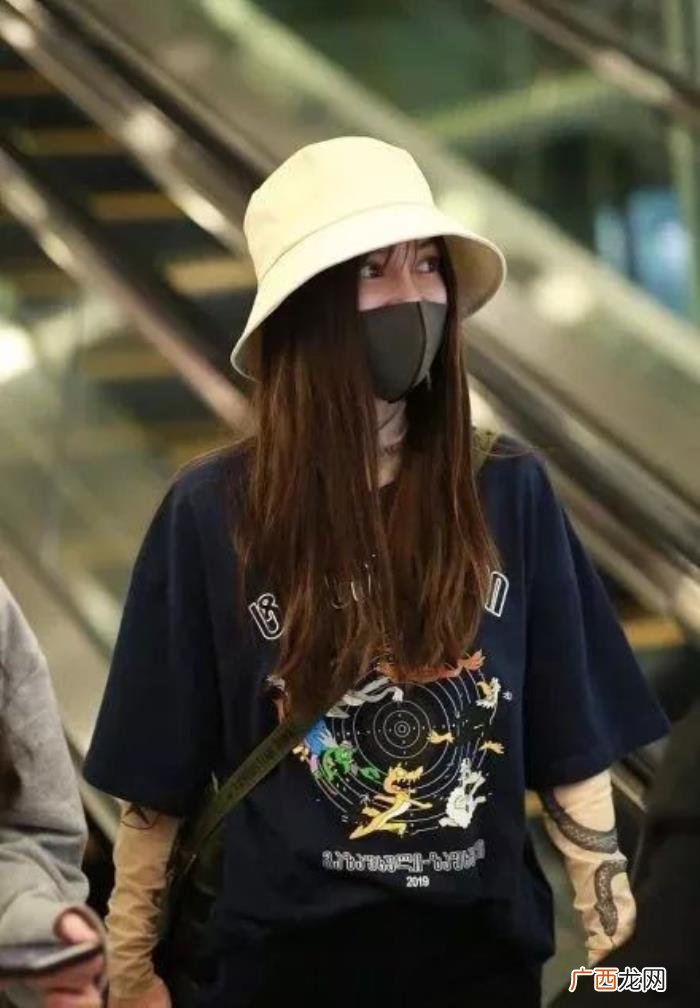 钟楚曦杨幂,杨幂、钟楚曦的衣服越松越显好身材