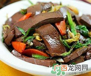 孕妇可以吃鸭血吗？孕妇可以吃鸭血粉丝吗？
