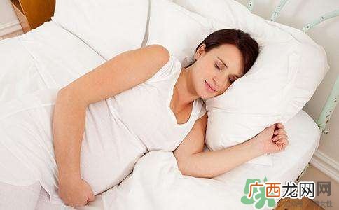 怀孕梦见蛇是什么意思？怀孕梦到蛇预示着什么