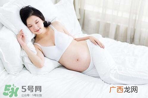 孕妇摸肚子会绕颈吗？孕妇摸肚子胎儿能感受到吗？