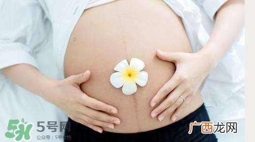 孕妇摸肚子对胎儿有什么危害吗?孕妇摸肚子的正确方法?