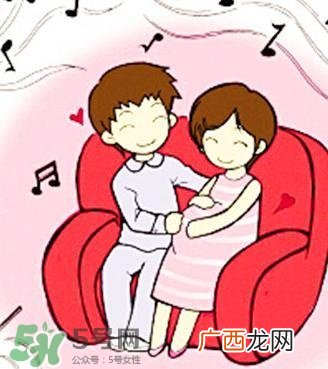 孕妇摸肚子对胎儿有什么危害吗?孕妇摸肚子的正确方法?