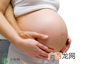 孕妇摸肚子对胎儿有什么危害吗?孕妇摸肚子的正确方法?