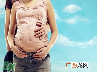 孕妇摸肚子对胎儿有什么危害吗?孕妇摸肚子的正确方法?