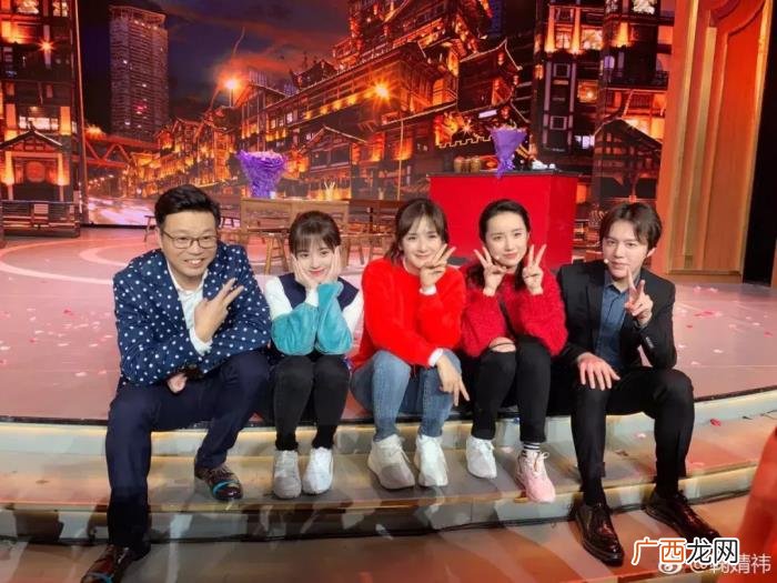 鞠婧祎晚会，谢娜鞠婧祎无缘春晚却双双登陆元宵晚会