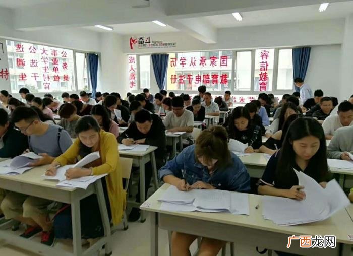 自考专升本，自考专升本和统招专升本哪个含金量更高