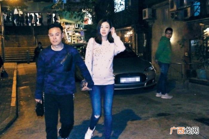 熊黛林生了，熊黛林生下双胞胎女儿即公布全家合照