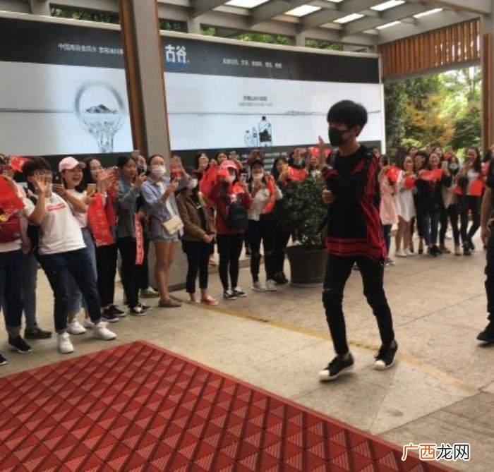 易烊千玺丽江，易烊千玺确定加盟湖南卫视全新综艺