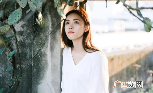 相亲女的不主动不拒绝是什么意思？