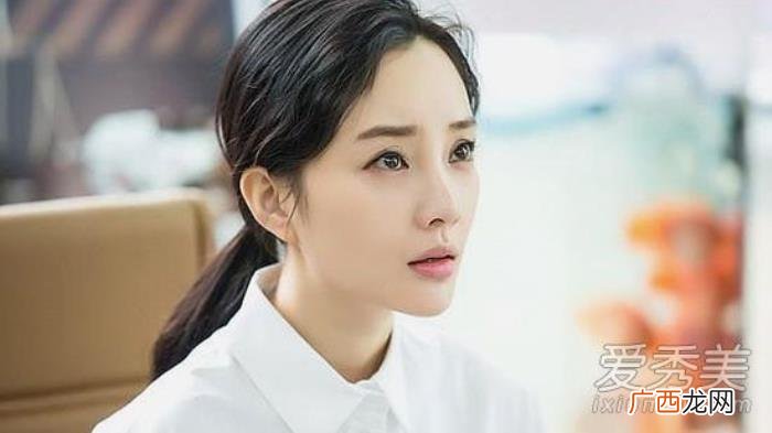薛之谦李小璐，李小璐为什么关注薛之谦两人关系揭秘