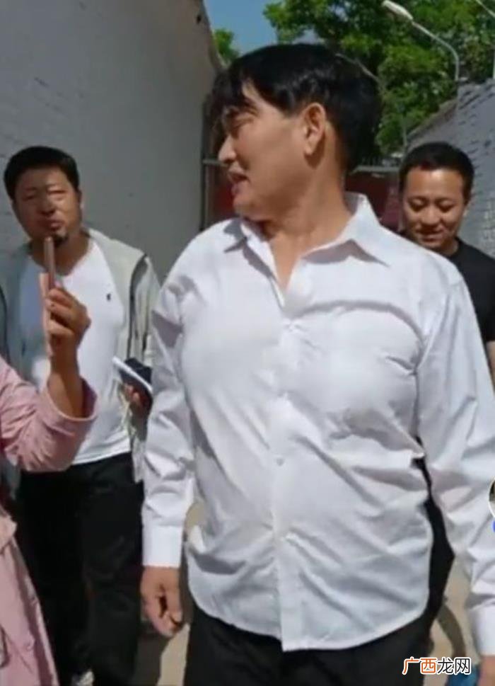 吴亦凡外国人，吴亦凡只跟外国人合影而拒绝中国人