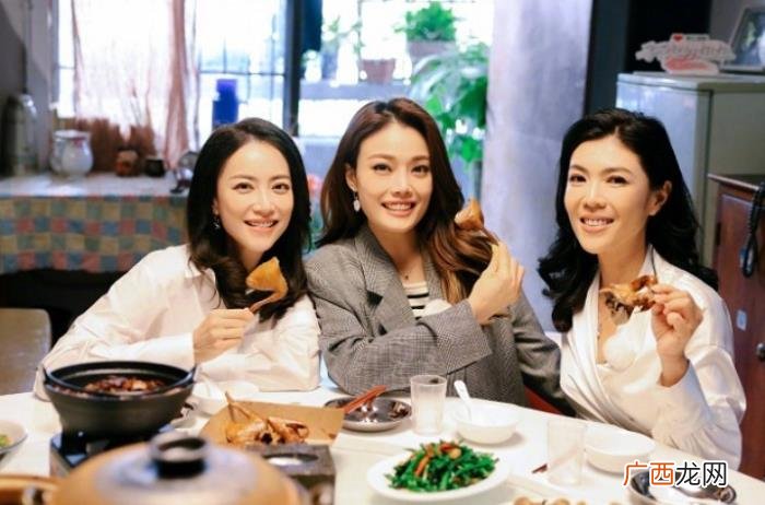 经纪人霍汶希，未婚生女的霍汶希为何是金牌经纪人