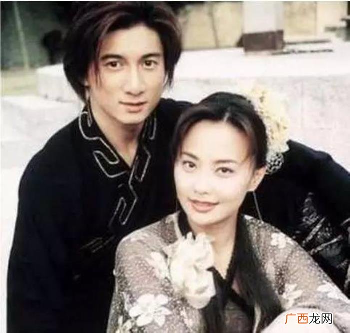 马雅舒生活照，马雅舒晒生活照与儿女紧紧依偎太有爱