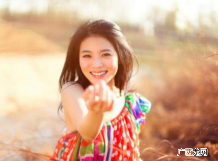 黄英老公是谁，超女黄英表白老公晒相识10年对比照