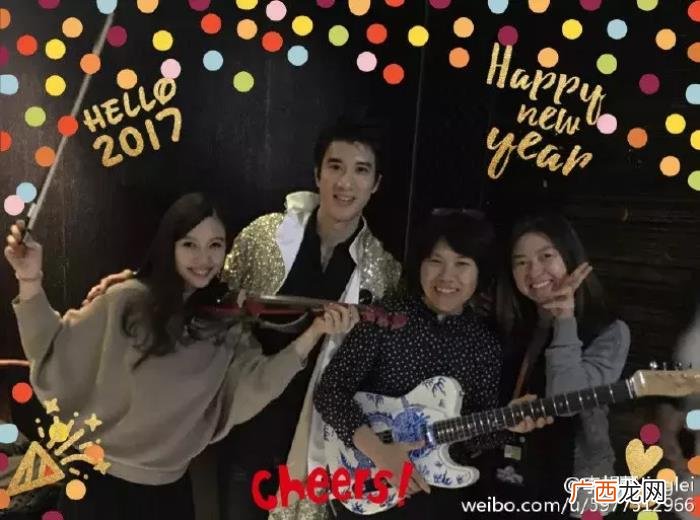 王力宏腹肌图片，跑男王力宏半裸晒腹肌
