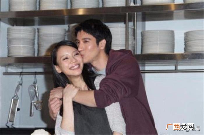 王力宏袜子是真的吗，王力宏袜子破了依然还穿着
