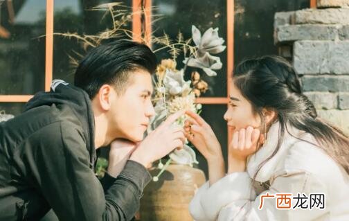女朋友背着我和前男友见面，该不该相信她？