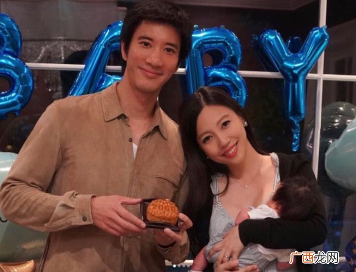 王力宏官宣照片，王力宏官宣离婚了