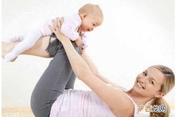 产后子宫下垂怎么办 子宫下垂有什么症状