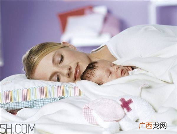 顺产时吃什么补充体力？生孩子时可以吃东西吗？