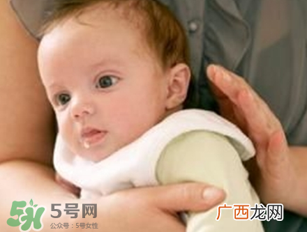 宝宝打嗝的原因 宝宝通常为什么打嗝？
