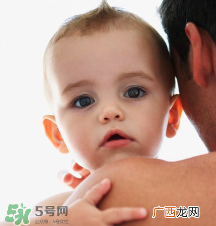 宝宝打嗝的原因 宝宝通常为什么打嗝？