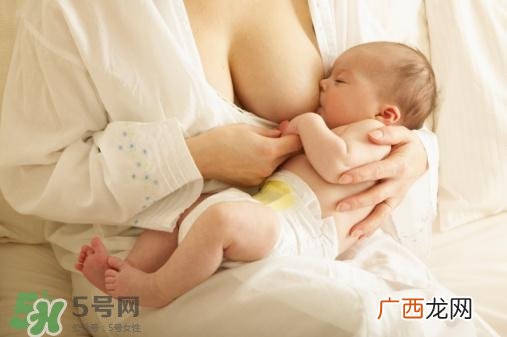 母乳喂养期间感冒了怎么办？感冒了还能喂母乳吗？