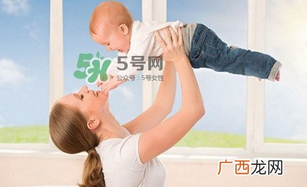 破腹产多久可以喂养母乳？破腹产恶露多久后干净算正常