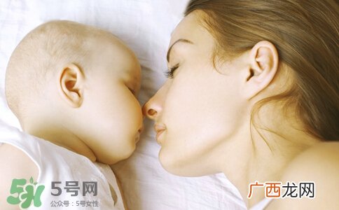 母乳到什么时候就没营养了?母乳什么时候断最好?
