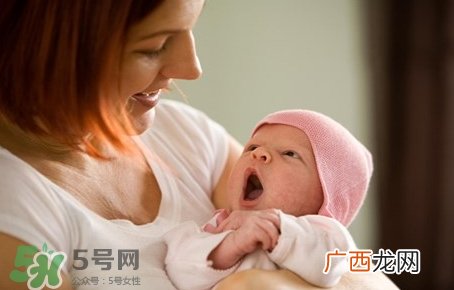 哄小宝宝乖乖睡觉的9大绝招 哄宝宝睡觉禁忌