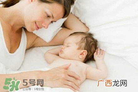 哄小宝宝乖乖睡觉的9大绝招 哄宝宝睡觉禁忌