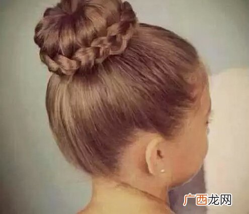 不要再为女儿扎羊角辫了 女孩好看的发型怎么扎？