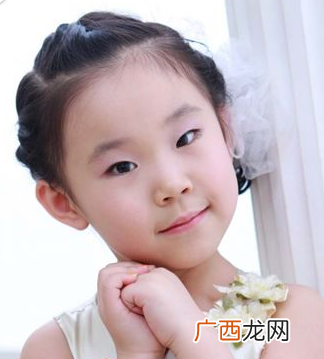 不要再为女儿扎羊角辫了 女孩好看的发型怎么扎？