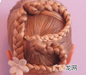 不要再为女儿扎羊角辫了 女孩好看的发型怎么扎？