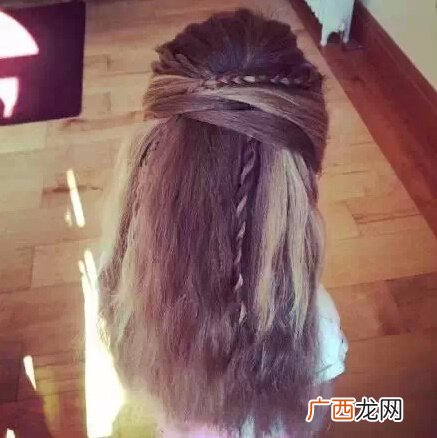 不要再为女儿扎羊角辫了 女孩好看的发型怎么扎？