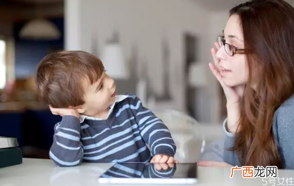 孩子接触方言的利与弊 语言杂乱的家庭如何教宝宝说话