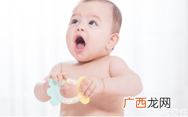 新生儿晚上亲喂还是瓶喂 亲喂和瓶喂哪个更不容易胀气