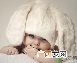 小孩指甲发白是怎么回事？小孩指甲发白怎么办？