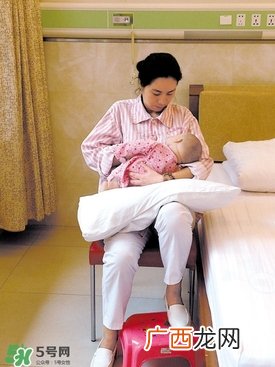 母乳常温下可以保存多久 母乳喂养的正确姿势