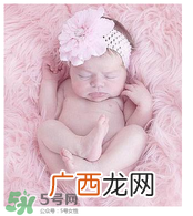 早产儿要喝早产儿奶粉吗？早产儿最好喝什么奶？